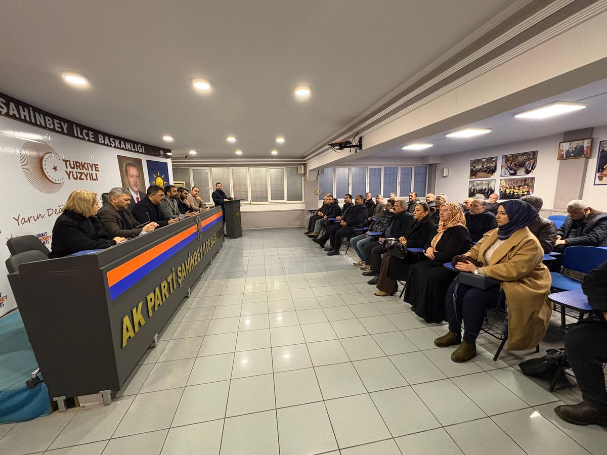 🇹🇷 Gaziantep güçtür, Şahinbey icraattır

AK Parti Şahinbey İlçe Başkanlığımızın haftalık olağan yönetim kurulu toplantısını gerçekleştirdik.

Cumhurbaşkanımız <a href="/RTErdogan/">Recep Tayyip Erdoğan</a> liderliğinde,

Gaziantep; üretimiyle, sanayisiyle ve siyasi duruşuyla Türkiye Yüzyılı’nın lokomotif