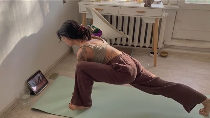 vnllakiss's tweet photo. Eat well. Move daily. Hydrate often. Sleep lots. Love your body. https://t.co/ZMRgWJN8W1