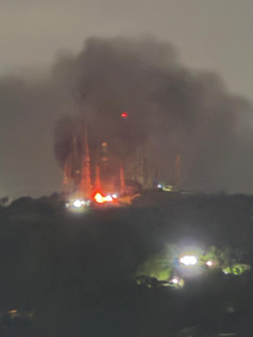 #3Ene #Miranda 
Vista del cerro El Volcán, en el punto más alto del municipio Baruta, en Miranda, luego de reportarse varias detonaciones este #3ENE - <a href="/NTN24/">NTN24</a>
