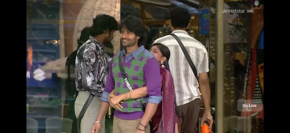 sambavamiruku's tweet image. Total damage panni anupitaga 😭 #RedCard kuthutu 🤬

#UnfairEviction #BiggBossTamil9