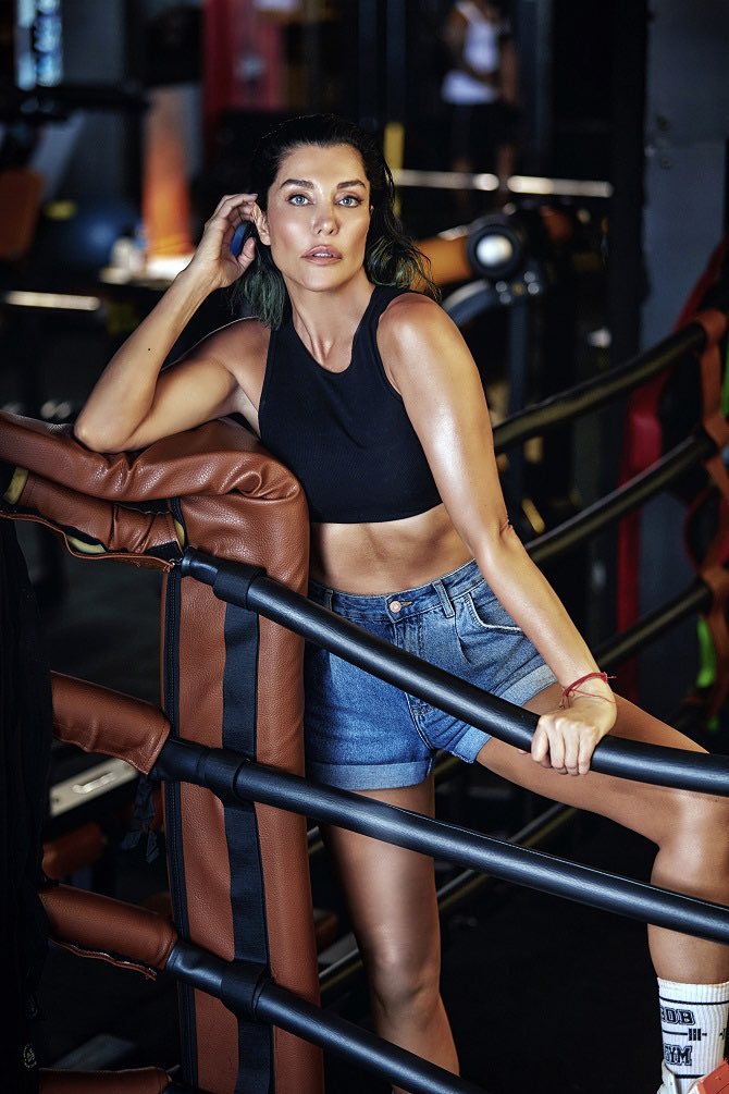 Vallahi razıyız 👏
Pensilvanyalı trollerin içinden geçiyor
Hepsini bir kazığa bağlamış kırbaçlıyor 
Kraliçem <a href="/dddenizakkaya/">Deniz Akkaya</a> 
Tüm Fenerbahçelilerede destek ve TAKİP düşer basın takip butonuna…