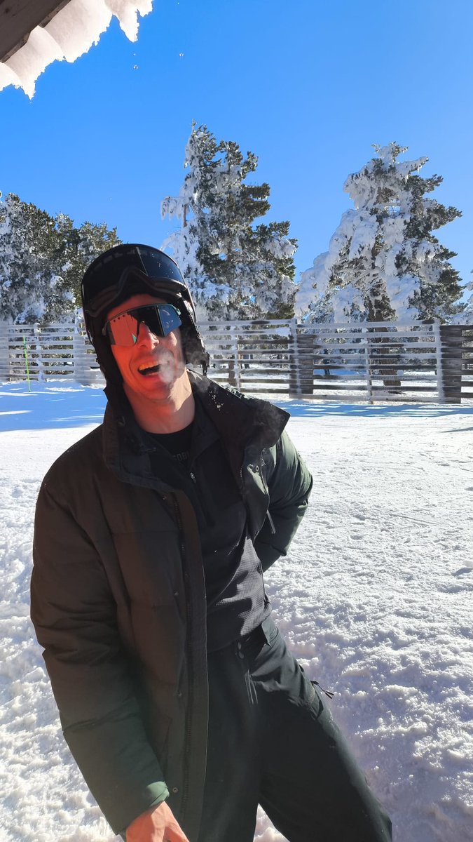 agullo99's tweet photo. Res malament per a començar l'any ❄️🤙🏽 https://t.co/Jdqw6bC4Zx