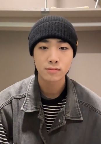 Translation by Live Ji Seong on YouTube (in the comments) 

youtube.com/watch?v=LoaYYM…

#지성 #jiseong #TAN #티에이엔 #DIPBLU