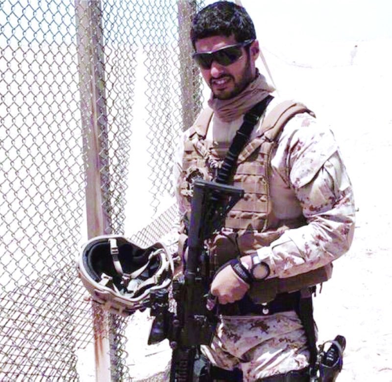 almansoori's tweet image. من وجّه عياله ل ساحات القتال 
ماينتظر الانصاف من جاحد هبيل

"يومك تطوّر ملعبك لأجل الهلال
هم وسط ساحات المعارك م تميل