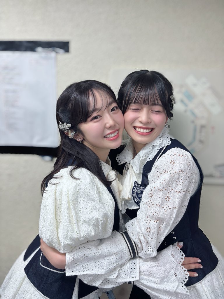 峯岸みなみさんと🫶🏻💐

AKB48 20周年期間
武道館でSONEを一緒に歌えたこと、
紅白歌合戦でお隣で踊れたこと、
どの瞬間も忘れられない思い出です！

峯岸さんとご一緒させていただき、
パフォーマンスはもちろん
お人柄、お言葉、優しい笑顔に
お会いする度に大好きになりました♡
出会えて幸せです😭