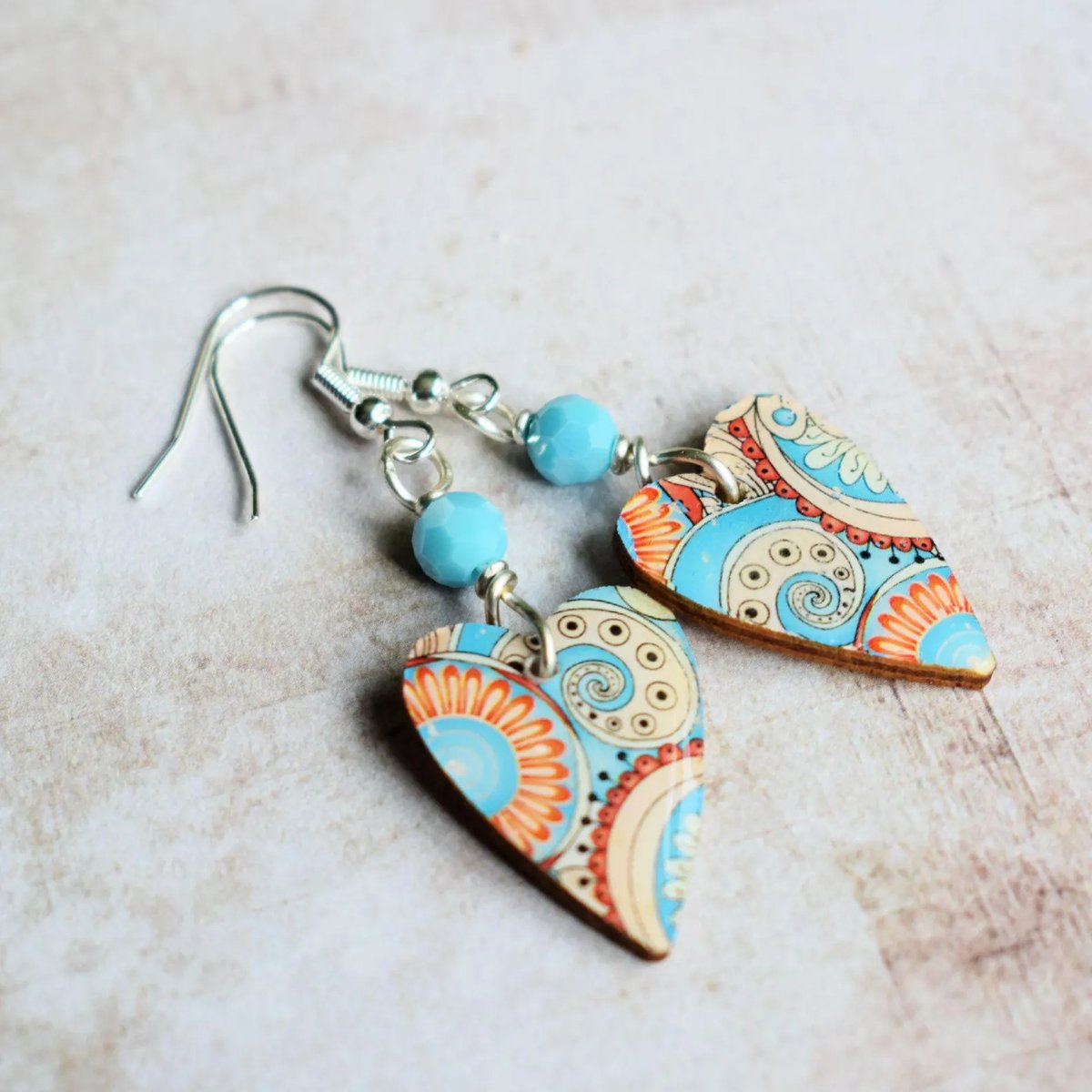 SarahDaisyBlue's tweet image. I've made some new earrings that'll be in my shop as soon as I get around to getting photos done so to clear some room there's 15% off ALL my earrings this weekend, no code needed!

#earrings #etsysale #ukgiftam #giftsforher

etsy.me/4jyohur via @Etsy