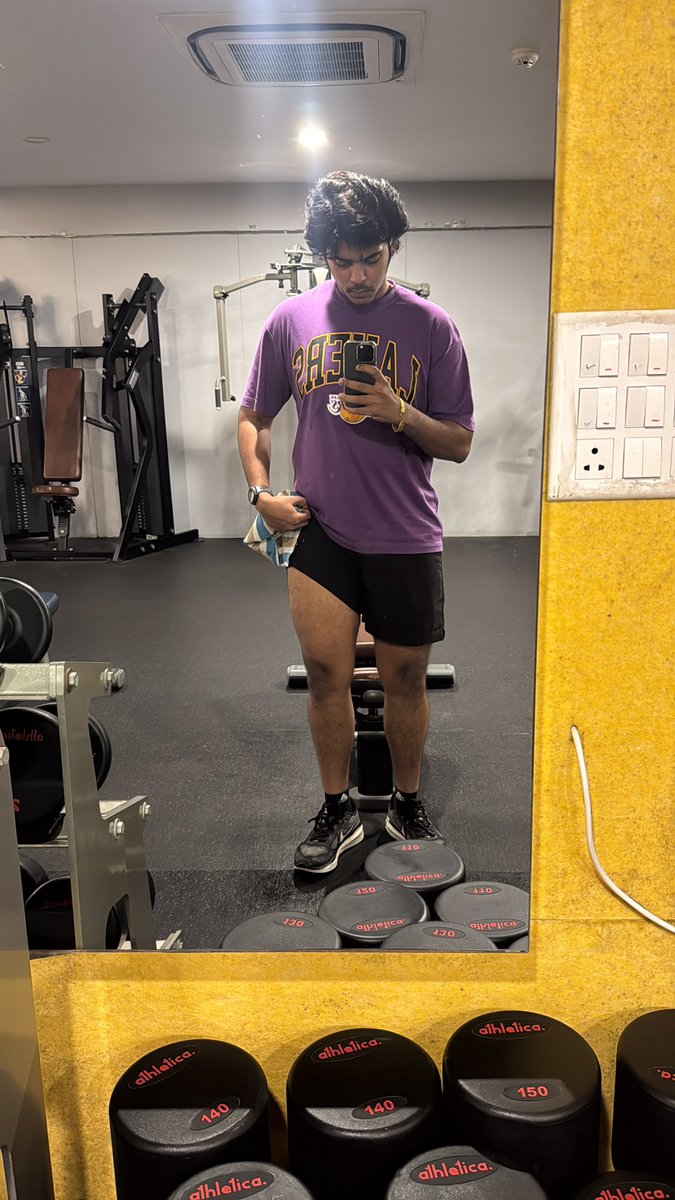 aaryansgupta's tweet photo. First leg workout of the year!! https://t.co/JjdaR5xFuU