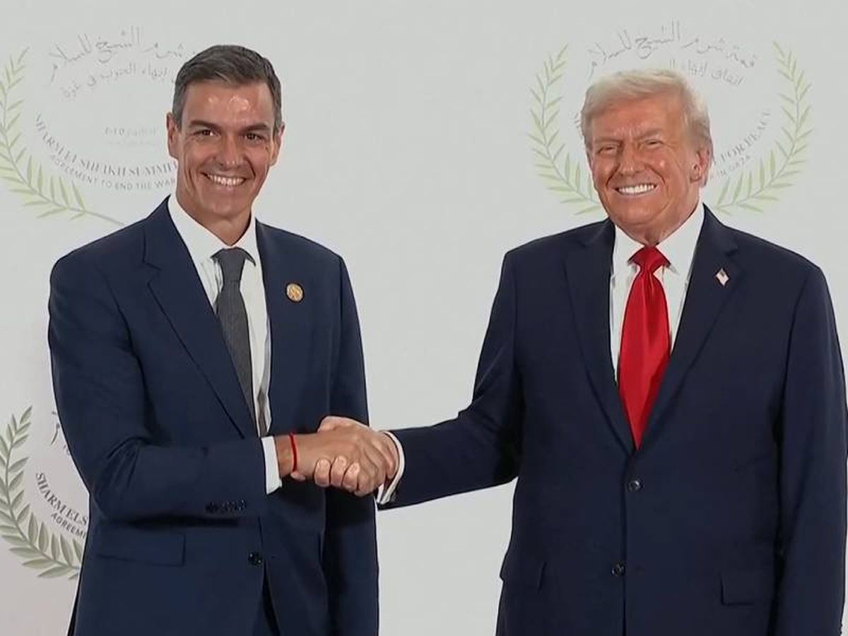 A estas horas los perfiles oficiales de Pedro Sánchez, Albares y las cancillerías europeas siguen en silencio tras el gravísimo bombardeo de los Estados Unidos de Trump a Venezuela.

Después del 7 de octubre apenas tardaron minutos en defender al unísono el derecho a defenderse