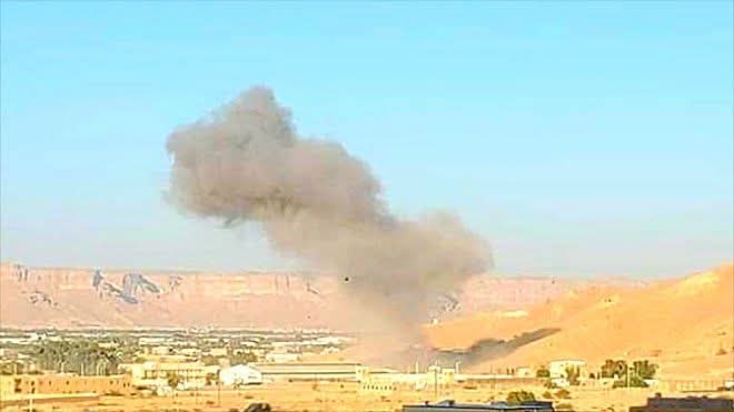 الحرب سِجال
ما سقط تحت القصف سيُسترد بالقوة.
نحن أصحاب قضية عادلة، ولسنا طارئين على التاريخ ولا على الأرض.
قضيتنا قضية شعب، ومصير لا يُقصف ولا يُكسر.
العدوان السعودي يظن أن النار تُنهي الحق،
ولا يدري أن الحق كلما قُصف ازداد صلابة.
نحن وهم في جولات…
والأرض تعرف أصحابها،
#العدوان