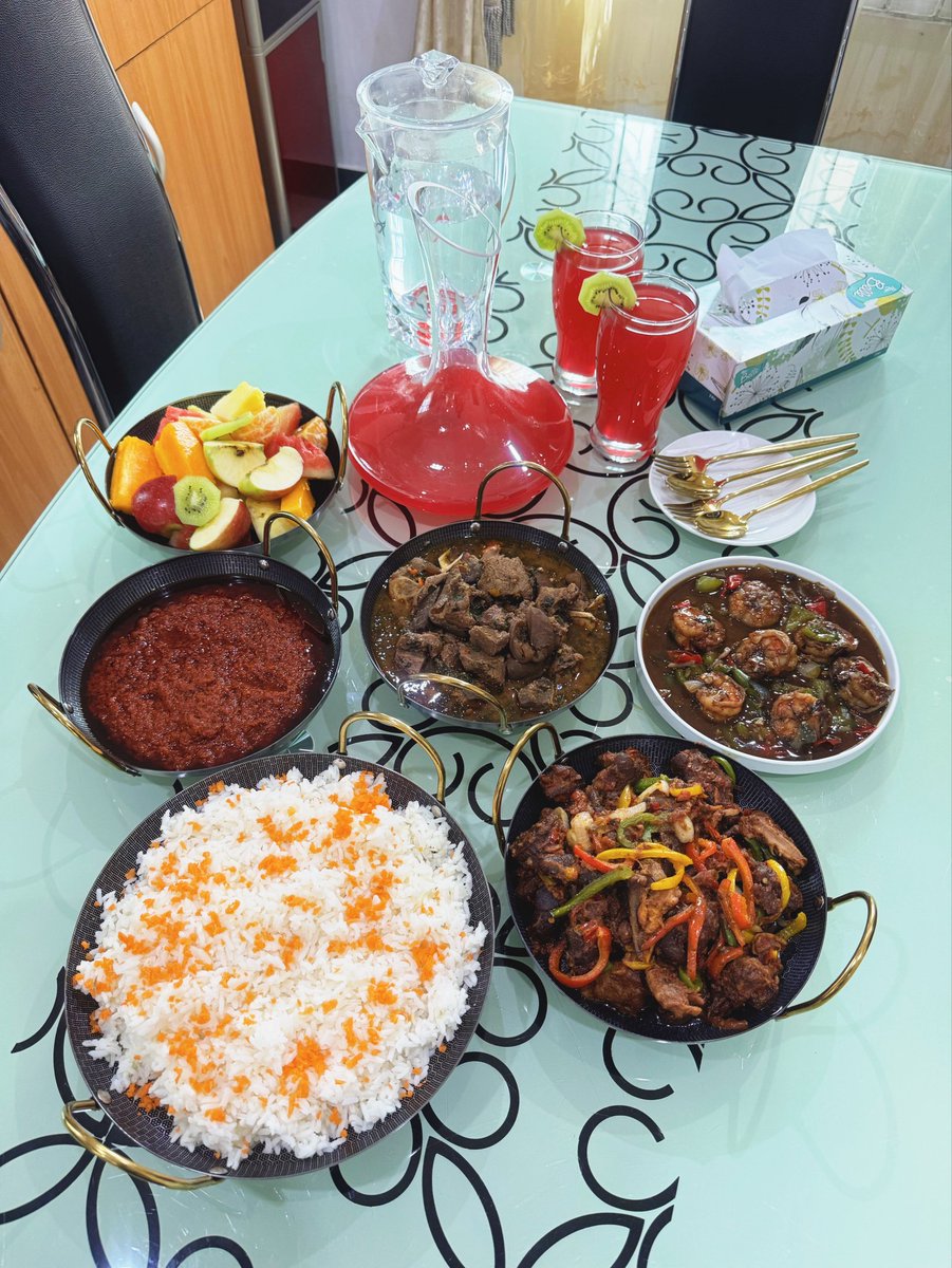 PJakefe's tweet image. Hey @grok turn the rice to fried rice