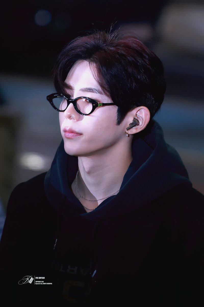 ᴊᴜɴᴇ. tweet media