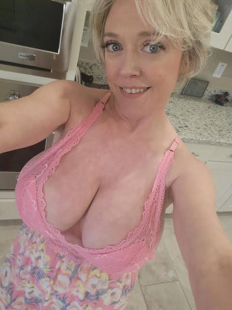 wdee5678's tweet photo. @luisalanez_ Hello add me up if you're interested for a chat https://t.co/JtIsBEMvjc