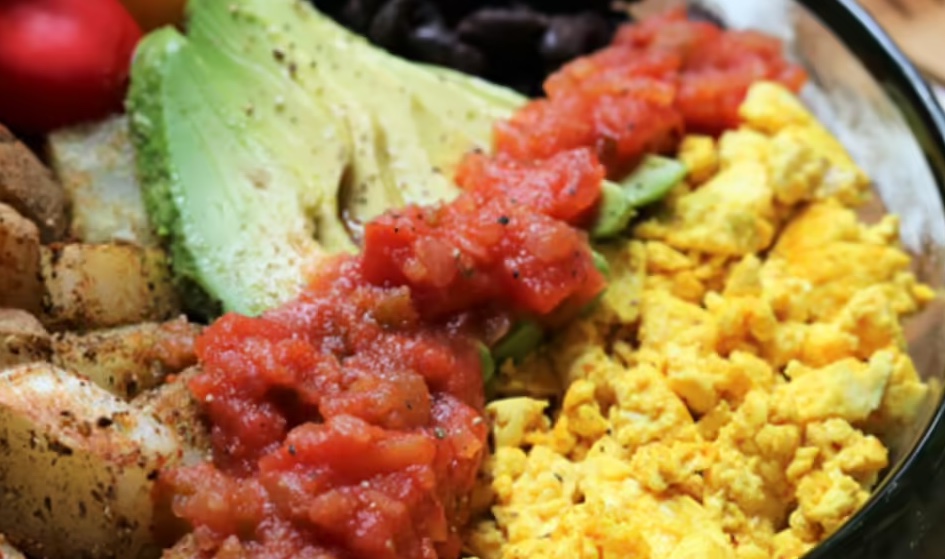 VegNews's tweet image. ✔️Scrambled tofu
✔️Seasoned potatoes
✔️Black beans
✔️Salsa #breakfast #veganrancheros
vegnews.com/recipes/no-hue…