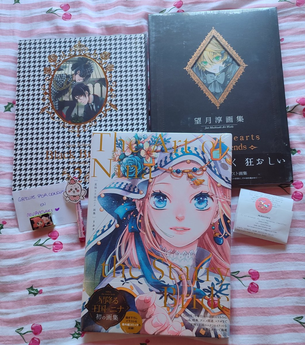 Tengo que llegar a casa a por el otro paquetito que me llegó de <a href="/Murasaki_dh/">MURASAKI</a>
Está foto la tomé hace unos días, perdón porque últimamente me da mucha pereza hacerle fotos a las compritas 🥹
Igual soy muy feliz con todo lo que traen 🥰💜