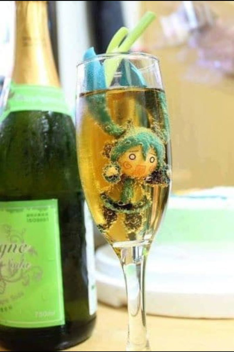 SmolflakeOwO's tweet image. GET HER OUT OF THE CHAMPAGNE 💔💔

#FreeS0und0fFuture #FreeVirtualIdol39