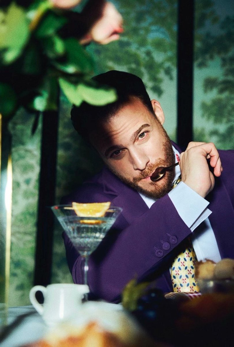 Tünaydın☀️
Hepinize iyi günler diliyorum!💛
#KeremBürsin