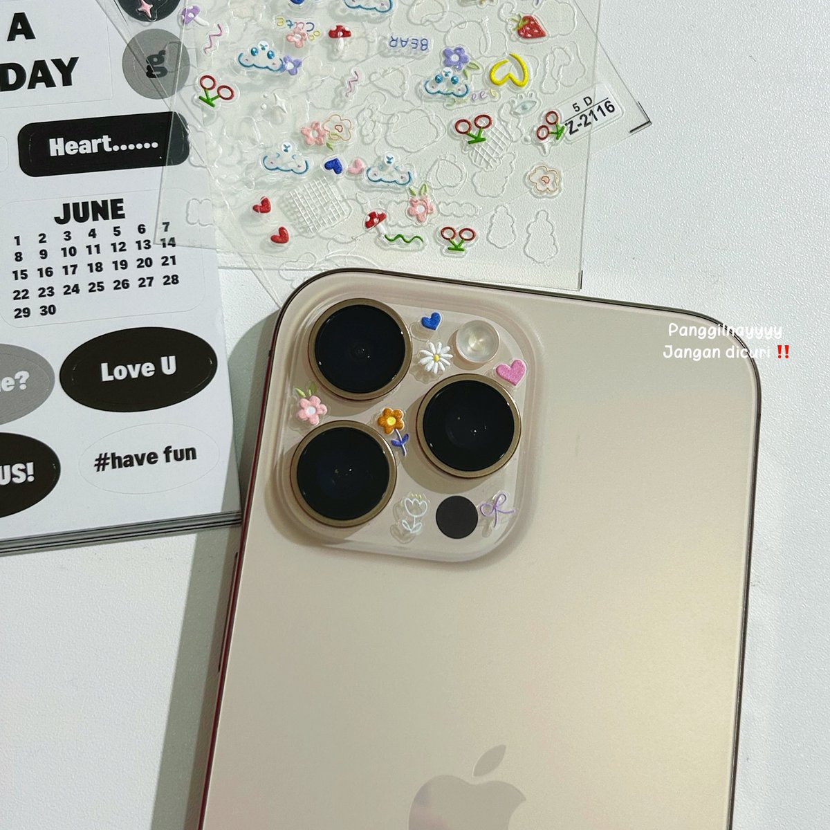 panggilnayyyy's tweet image. Decorate my phone with the smallest detail, but it’s SO CUTE 😭✨