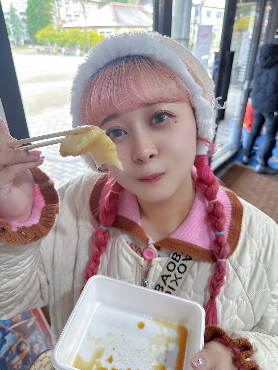 あけましておめでとうございます🎈

今日も今日とて
お餅を食べてます。

体重計には乗ってません。

怖いです。

今年の優希野も可愛がってください🩷