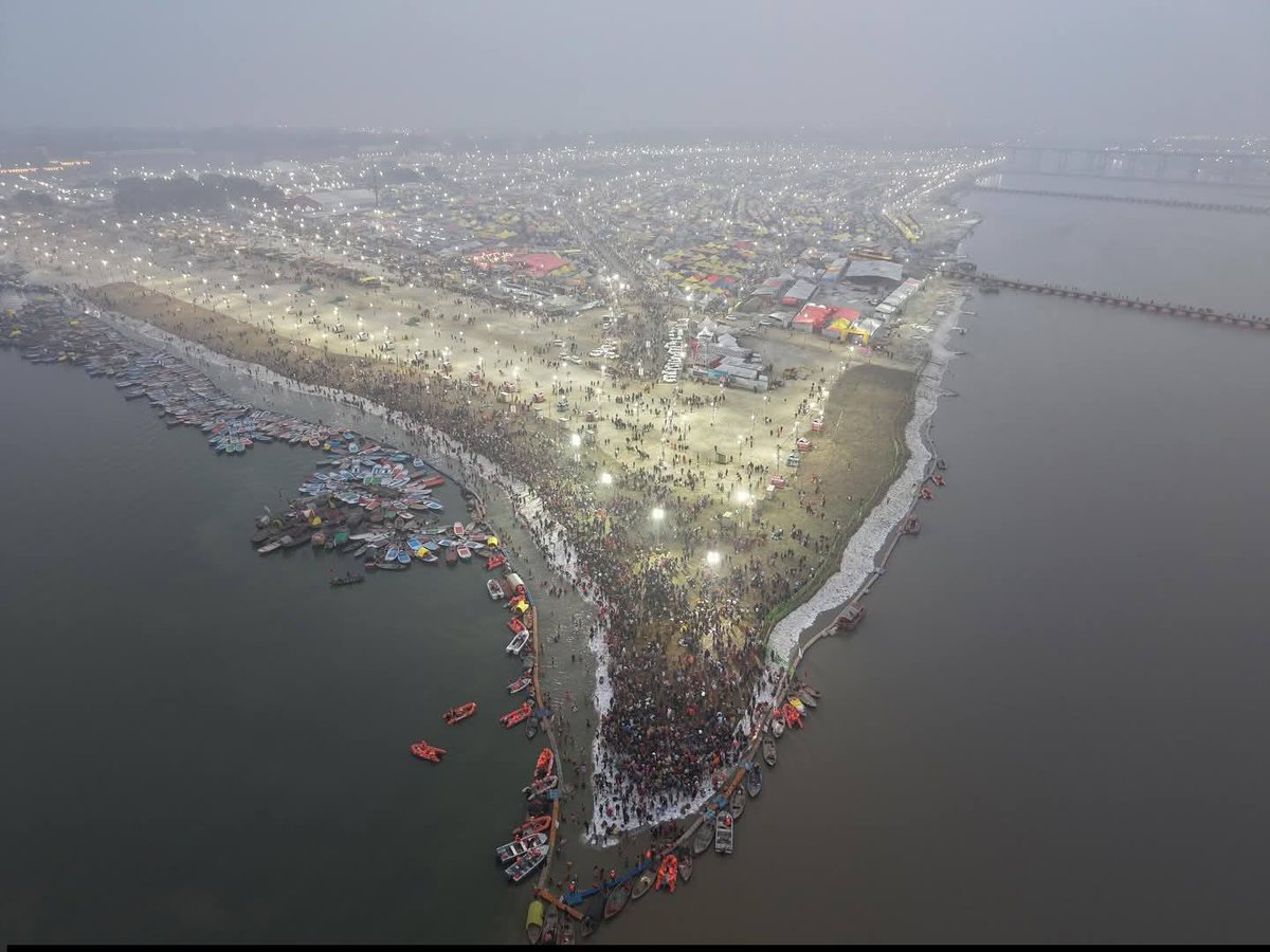 vskawadh's tweet photo. माघमेला 2026 प्रयागराज में संगम तट पर उमड़ा आस्था का सैलाब....

पौष पूर्णिमा 🚩🚩🚩

#prayagraj #maghmela2026 #पौषपूर्णिमा2026 #sanatandharm https://t.co/YCgoLekm0J