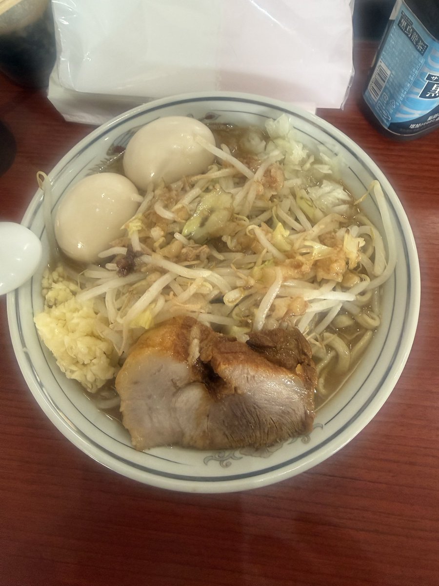 2026年の「ラーメン初め」

1月1日
ご近所にある「麺屋大むら」さん

1月2日
春日部市内にある「ラーメン 一太豚」さん

両店とも最高に美味しかったです。

ご馳走さまでした。

#春日部市
#麺屋大むら 
#ラーメン一太豚