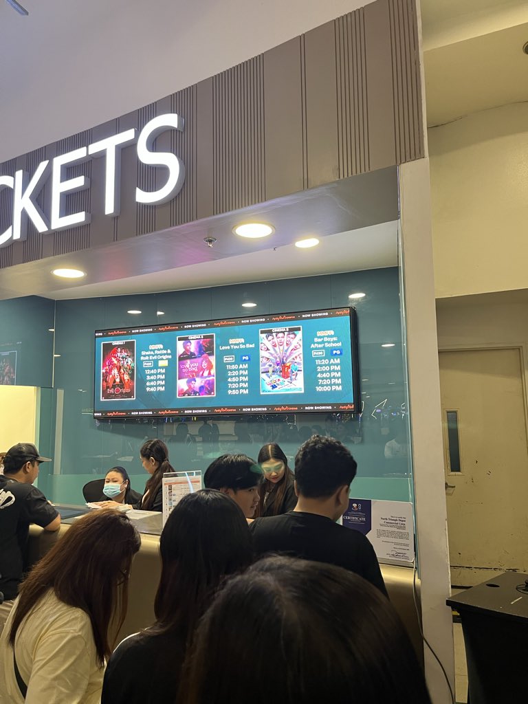 phg🦋💛 tweet media