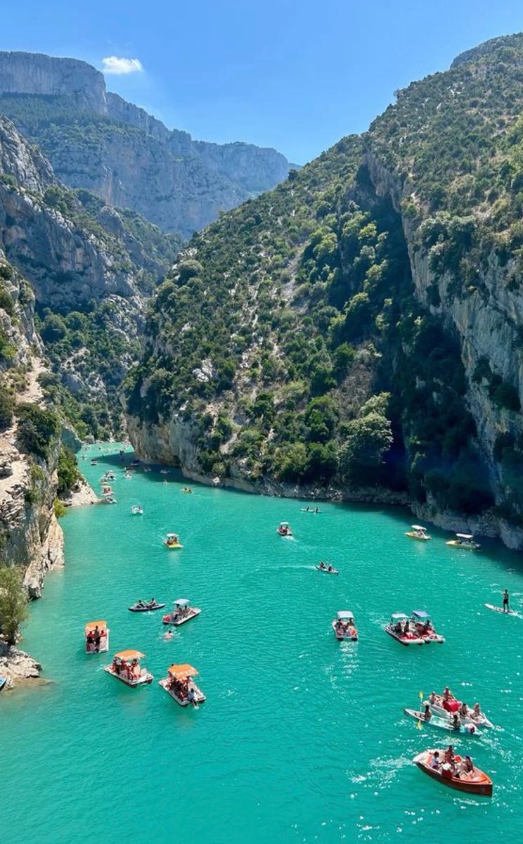 Italy 🇮🇹                                  France 🇫🇷