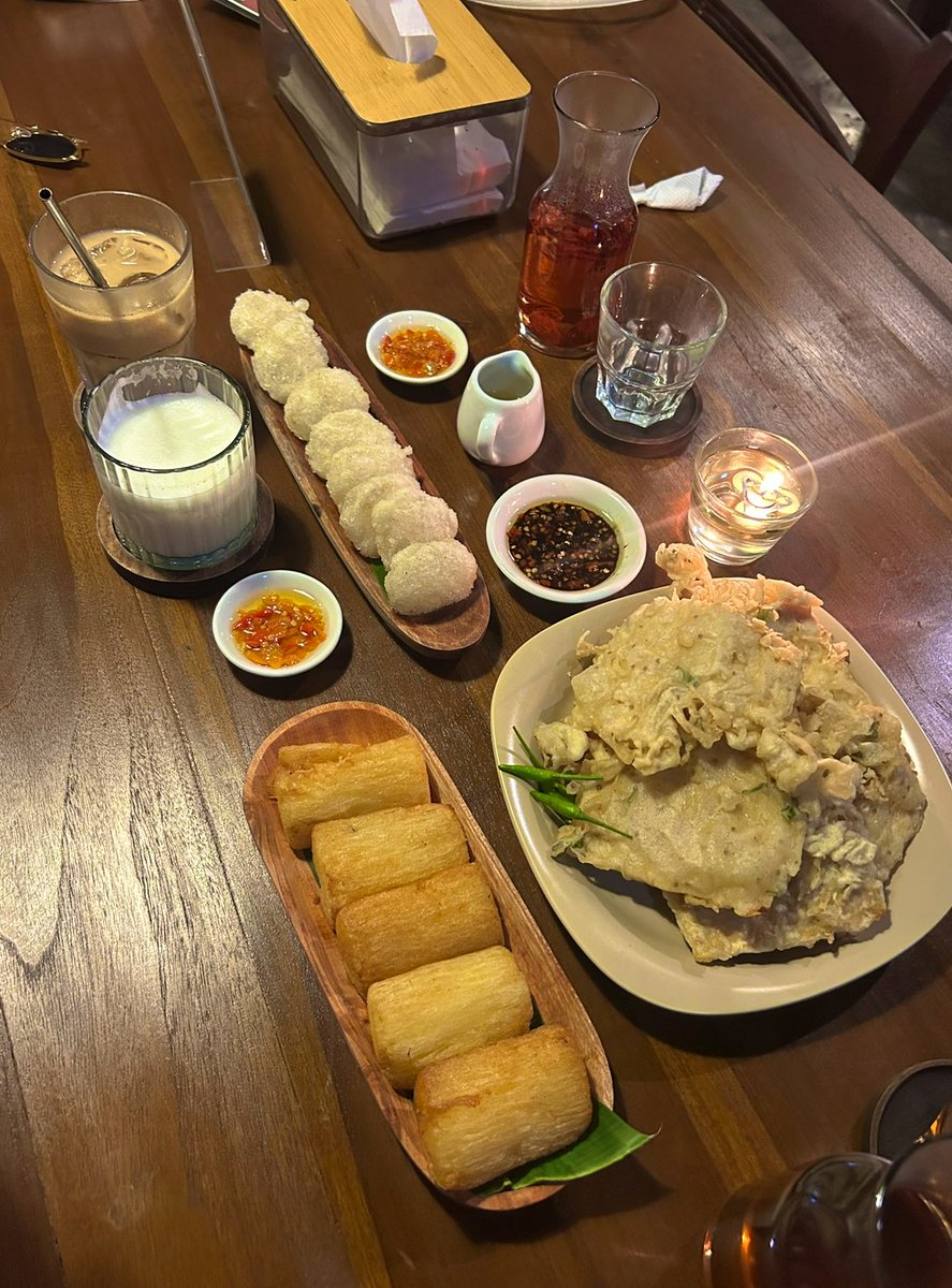 dwsptqum's tweet photo. Kalau kalian main ke kaliuran, jangan lupa mampir cafe Suara Dewandaru, vibesnya enak banget 🍃🍃 https://t.co/jXOT2RN7fZ