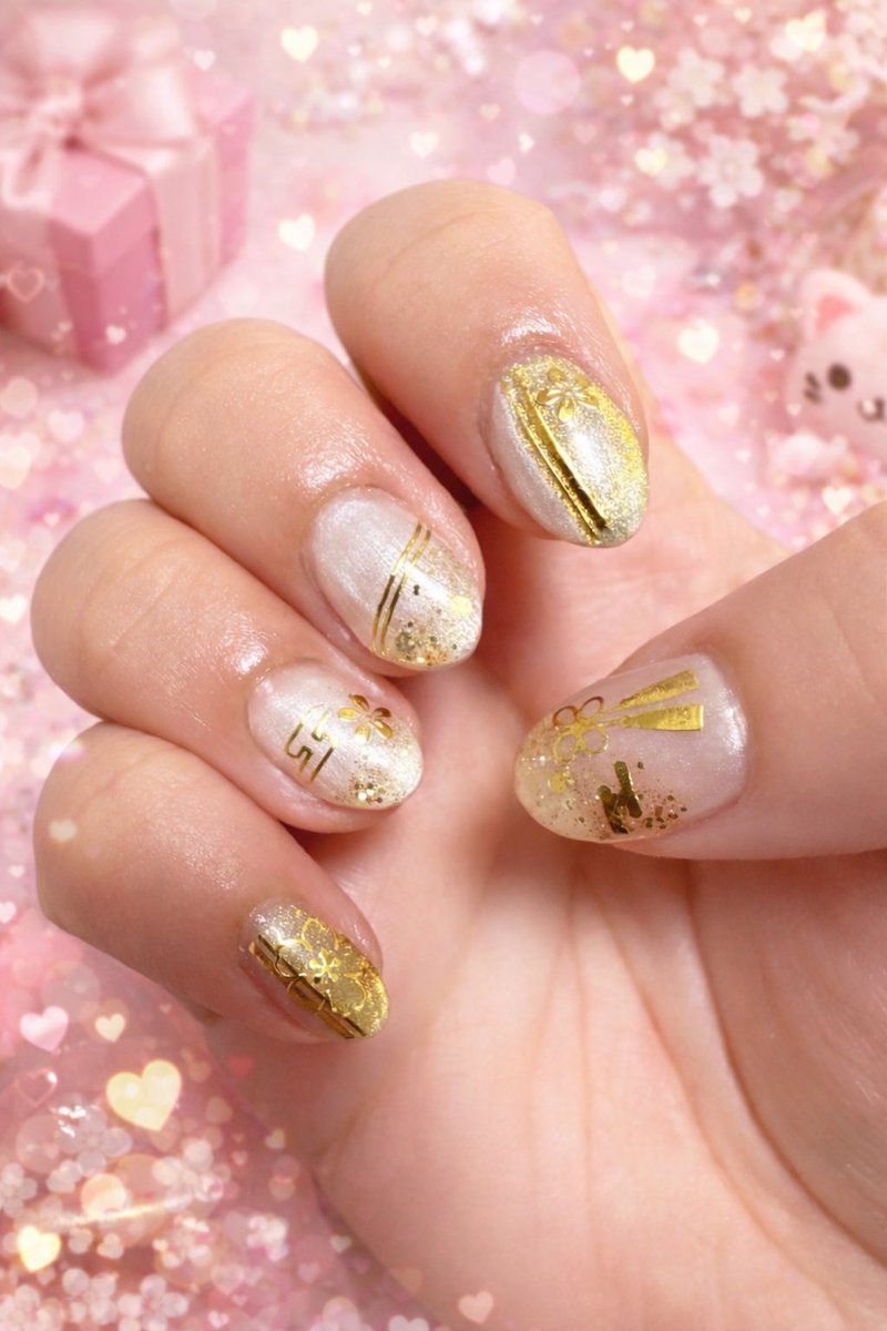erena_moon's tweet photo. 記録💅★*
 #SHEIN
 #セリア のシール
 #ネイル工房 のかぐや5番
 #お正月ネイル https://t.co/sysyaaMyuv