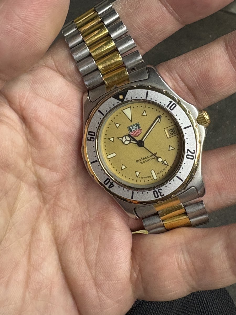 新年一発目の時計は、タグホイヤーのプロフェッショナル2000。ジャンク