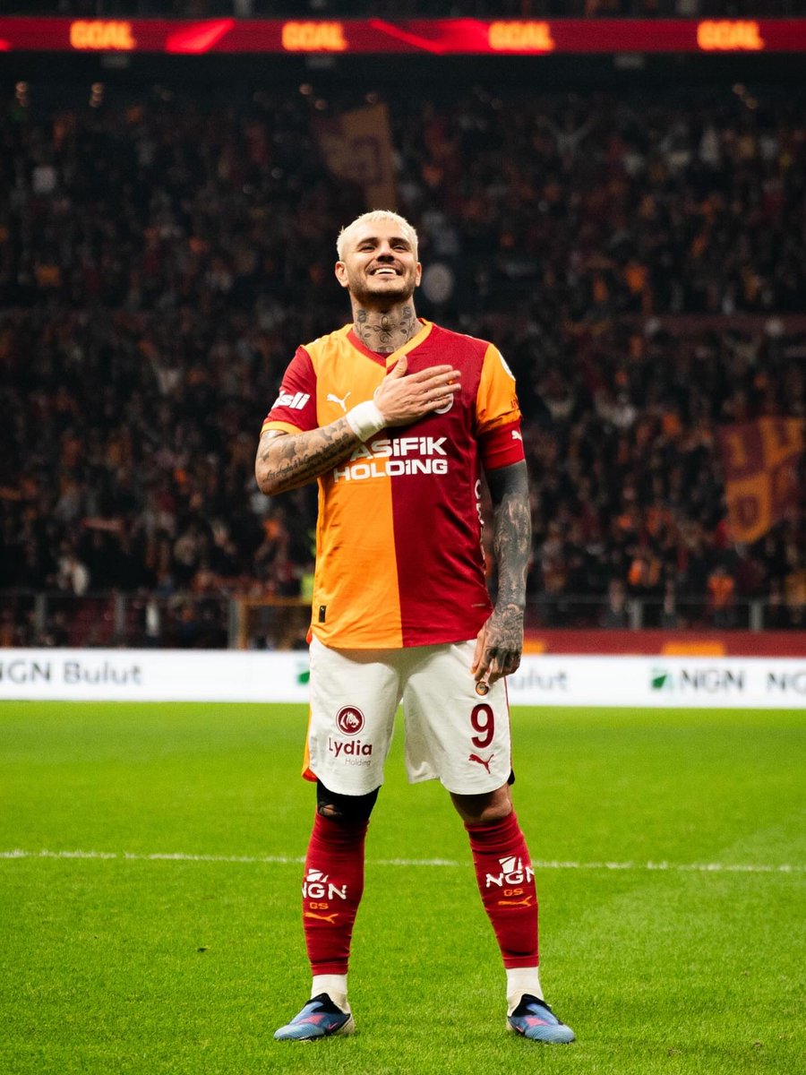 Mauro Icardi, menajerine 'Galatasaray'ı sonuna kadar bekleyeceğini' söyledi.

Yıllık ücretini %50 düşürerek devam etme düşüncesi var. (Mehmet Özcan)