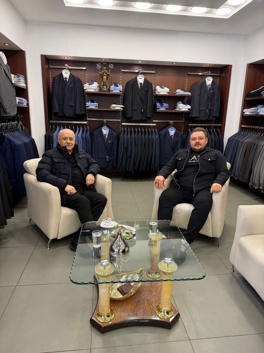 📍Şehitkamil

Sarar Mağazası sahibi, Şehitkamil İlçe Yöneticimiz MEHMET DERİCİ’yi işyerinde ziyaret ettik.