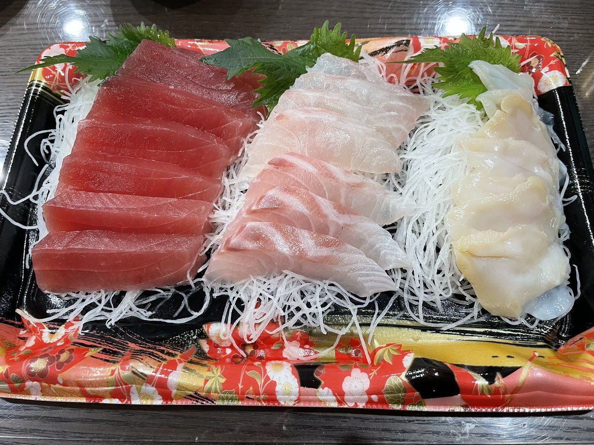 orukanschd's tweet image. 妻の実家に来れば。次から次に無限にご馳走が出できてもう最高なんですよね。