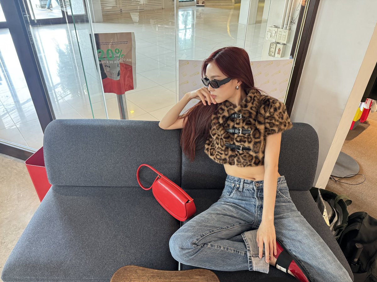 loverrukk's tweet image. 