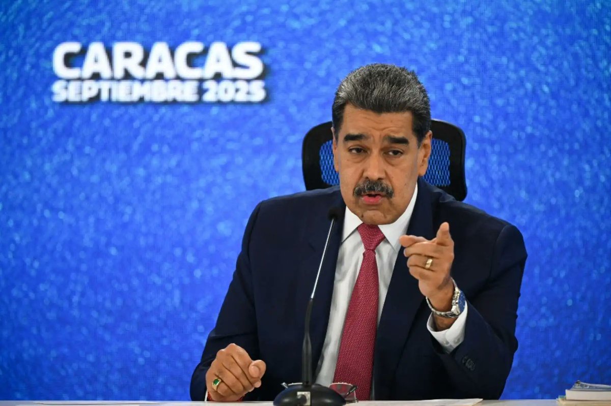Agencia_Andina's tweet photo. 🛑 #URGENTE: El presidente Donald Trump anunció que Nicolás Maduro fue capturado y trasladado en avión, junto a su esposa fuera de Venezuela, tras llevar con “éxito” un ataque a gran escala contra ese país y su líder.
https://t.co/vVa4GZINBv https://t.co/EKTJqZa2Dt