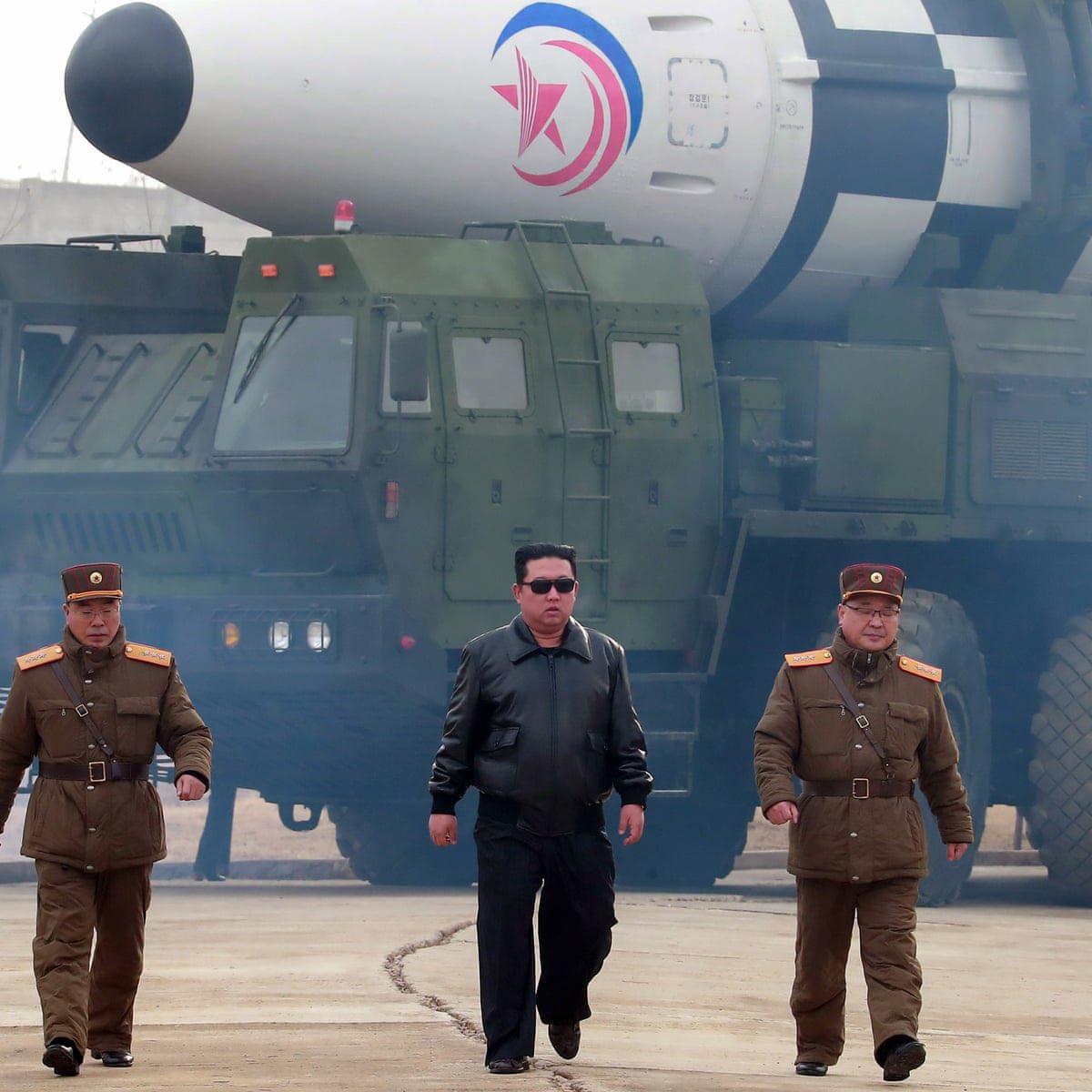 marcus_herve's tweet image. If Venezuela 🇻🇪 had what this man has, even “almighty” America 🇺🇸 would never bomb Caracas. Imperialism never bombs countries that have nukes, only the weak. Again, get the red button at all cost! It’s the only language they understand!