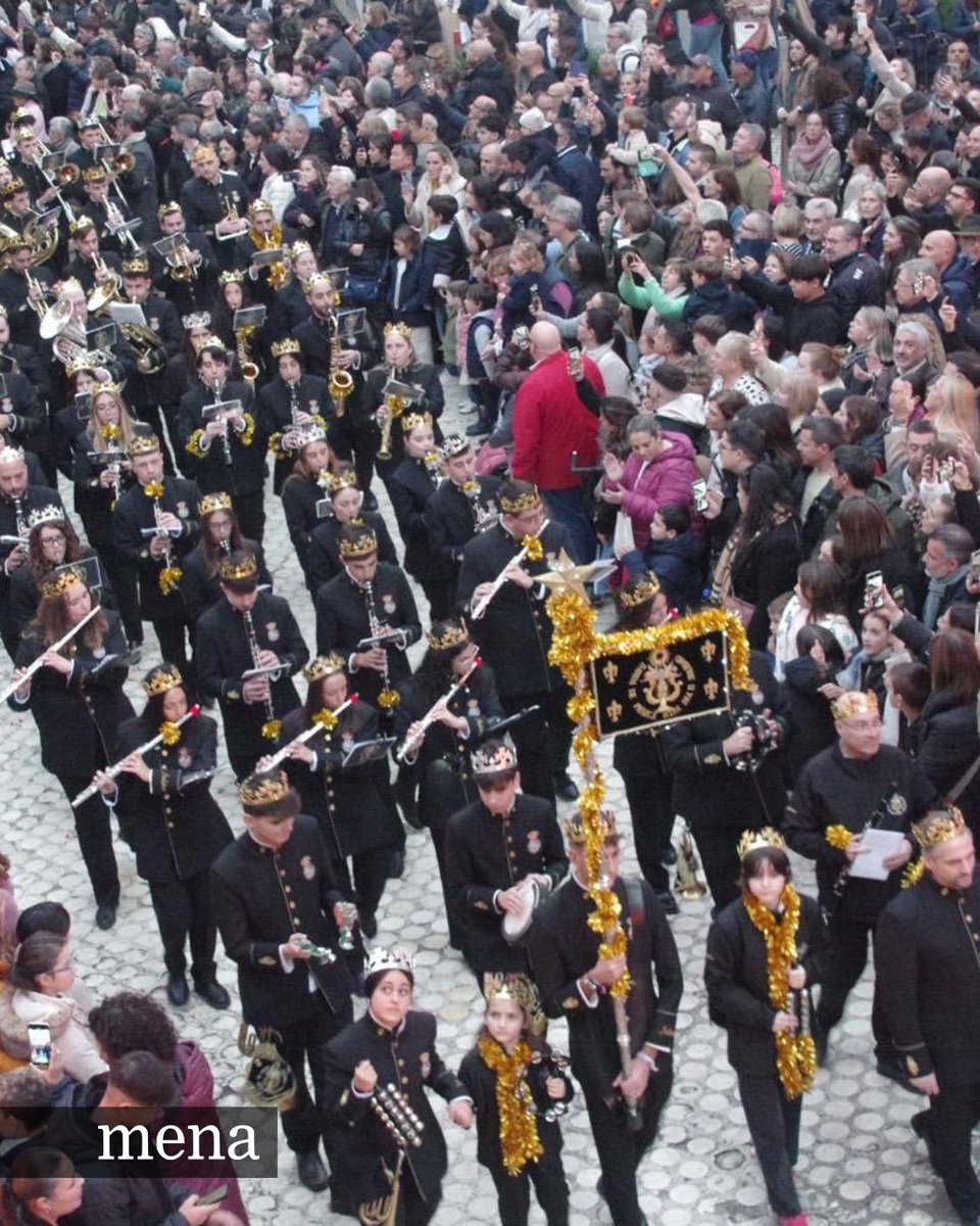 Ayer el Hermano Mayor acompañó al Heraldo de <a href="/cofradiasmalaga/">Agrupación de Cofradías de Semana Santa de Málaga</a> y pidió por todos los niños y niñas para que se cumplan toda sus sueños y deseos 👑✨

Además, estuvo acompañando a <a href="/Banda_Mena/">B.M. Soledad de Mena</a> durante el recorrido en el que amenizaron con música, caramelos y magia el cortejo de El