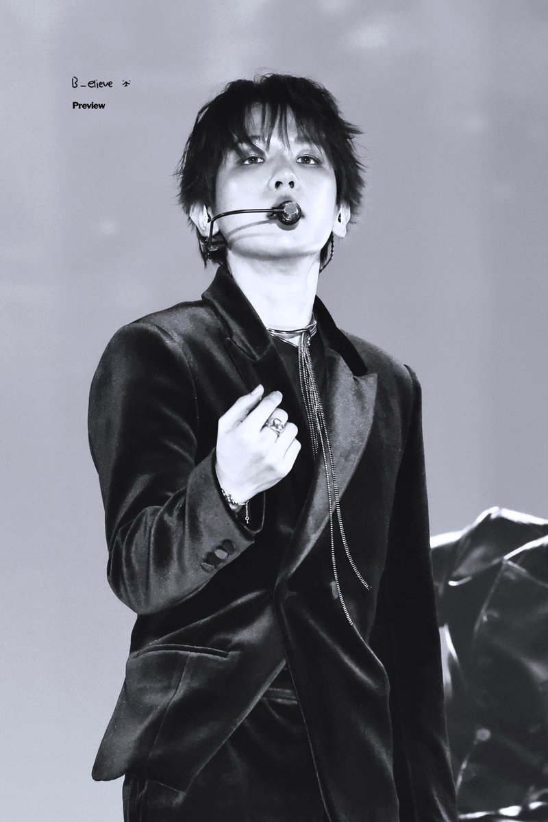 B_elieve04's tweet photo. 260103 Reverie [dot]
#백현 #BAEKHYUN @B_hundred_Hyun https://t.co/coHf4QiATs