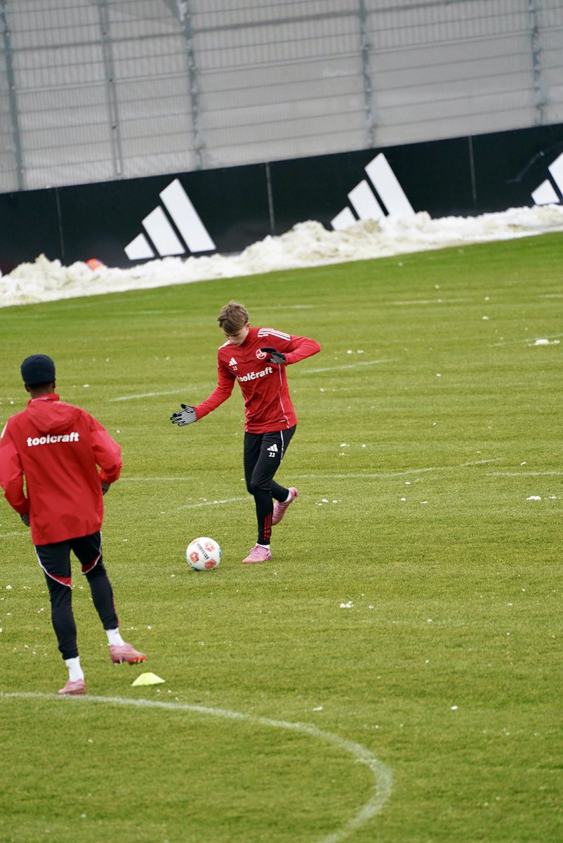 1. FC Nürnberg tweet media