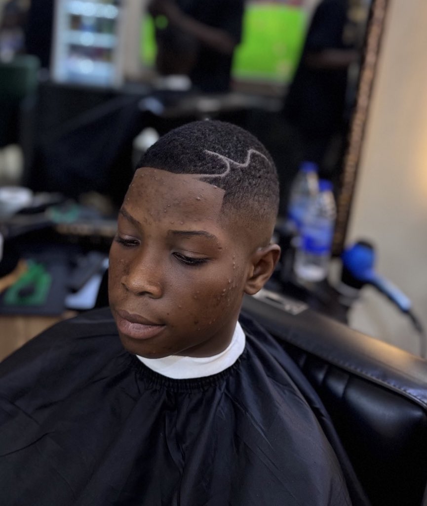 Adeloye_444's tweet image. Kiddies Cut 🔥

Hairstylist: @Ikwiseprodigy