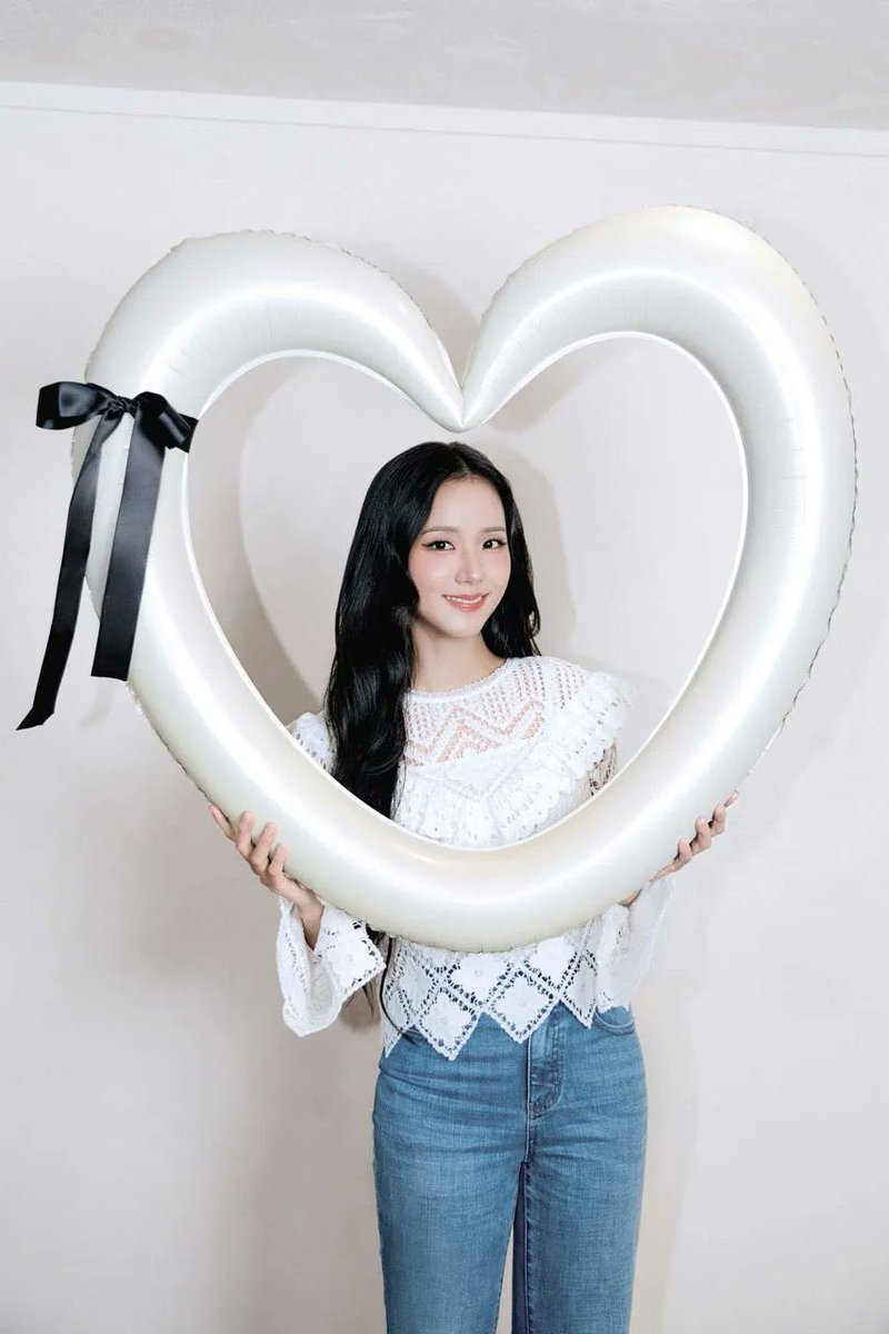 HAPPY BIRTHDAY JISOO
#OurBestGiftJISOODay
#언제나_사랑을_주는_지수야_생일축하해