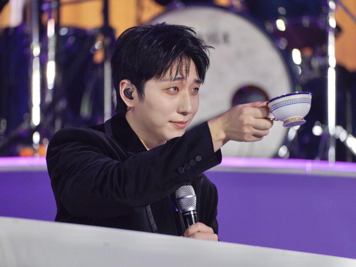 9ook1eRun's tweet image. 260103 Day-1
&amp;lt;Xdinary Heroes 2nd Fanmeeting&amp;gt;
👑XCLUSIVE PARTY👑

TEA PARTY✨🫖

#XdinaryHeroes #엑스디너리히어로즈
#엑디즈 #Gunil #건일 #구건일