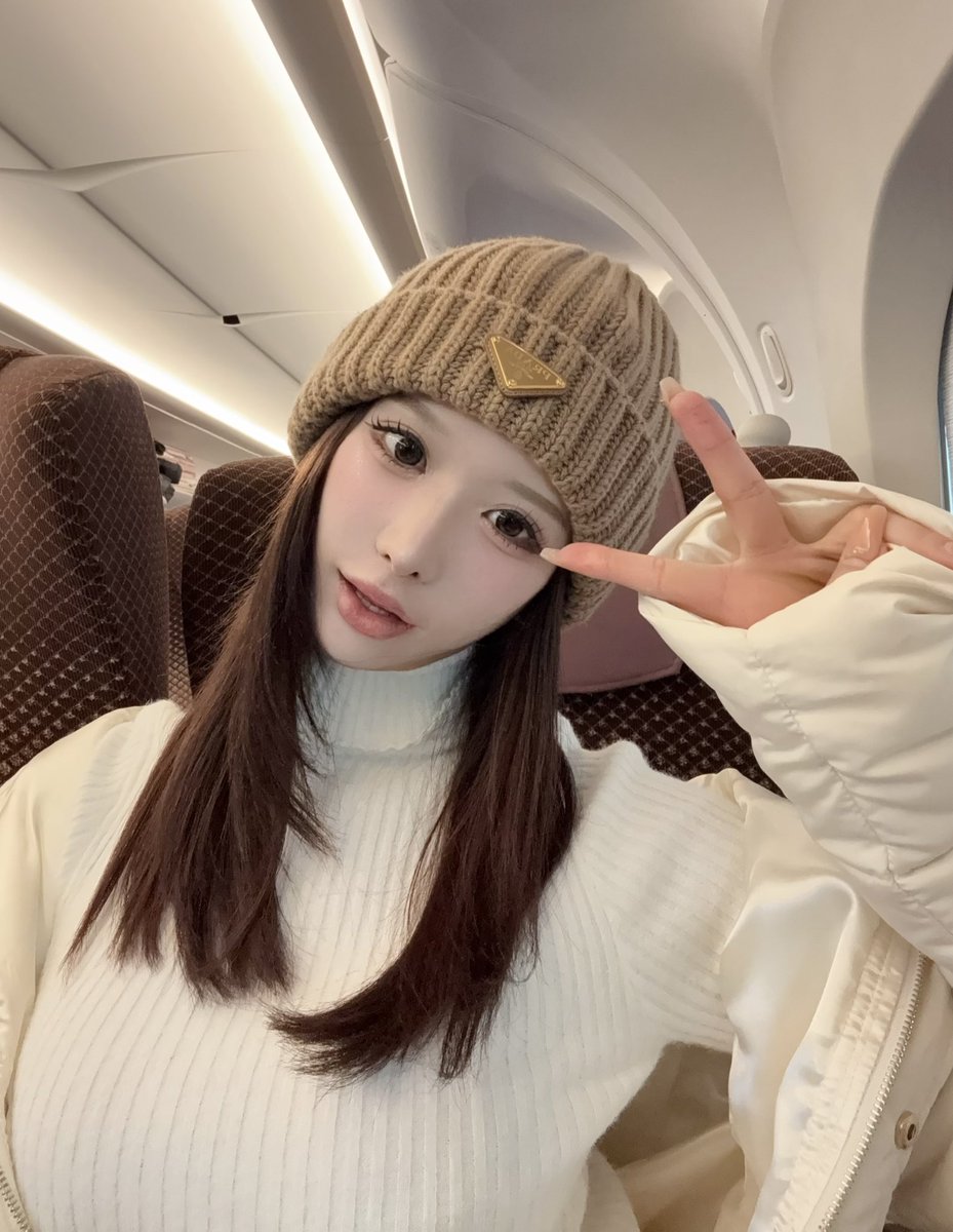 PRADAのニット帽かわゆー❕