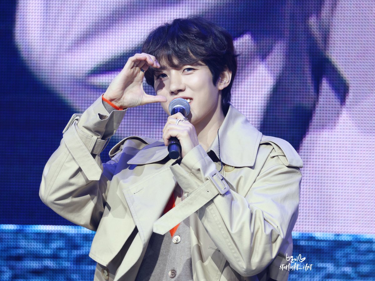 starlight_ifnt's tweet photo. 하트🫶🏻

260103 LEE SUNG YEOL ASIA FAN MEETING [Asteroid] IN SEOUL DAY 1
#이성열 #성열 #인피니트 #LEESUNGYEOL #SUNGYEOL https://t.co/VWa9kFDNwN