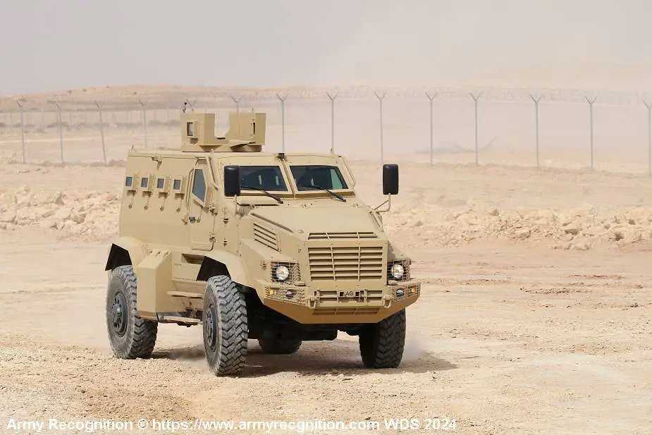 IsmaeelK_21's tweet image. إضافة لما تم ذكره أمس
x.com/IsmaeelK_21/st…
ظهرت أيضا
-عربة أنظمة الاتصالات التكتيكية TCS من شركة الحديثة للتكنولوجيا MOTECO  (SATCOM/VHF/UHF/4G وغيرها) 🇸🇦
-عربة مقاومة للكمائن والالغام MRAP 
IAG RILA XTREME 🇨🇦