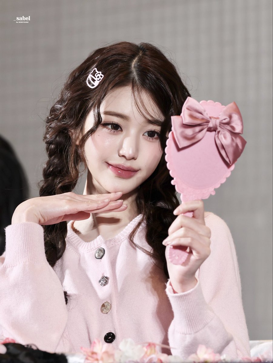 wy_sabel's tweet image. 260103 🪞
#아이브 #IVE #장원영 #JANGWONYOUNG #원영 #WONYOUNG #ウォニョン