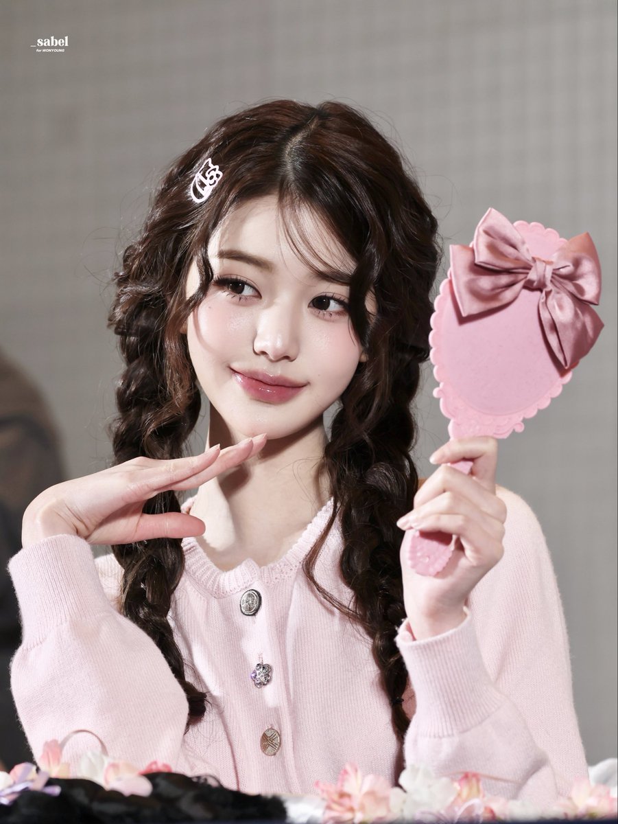 wy_sabel's tweet image. 260103 🪞
#아이브 #IVE #장원영 #JANGWONYOUNG #원영 #WONYOUNG #ウォニョン