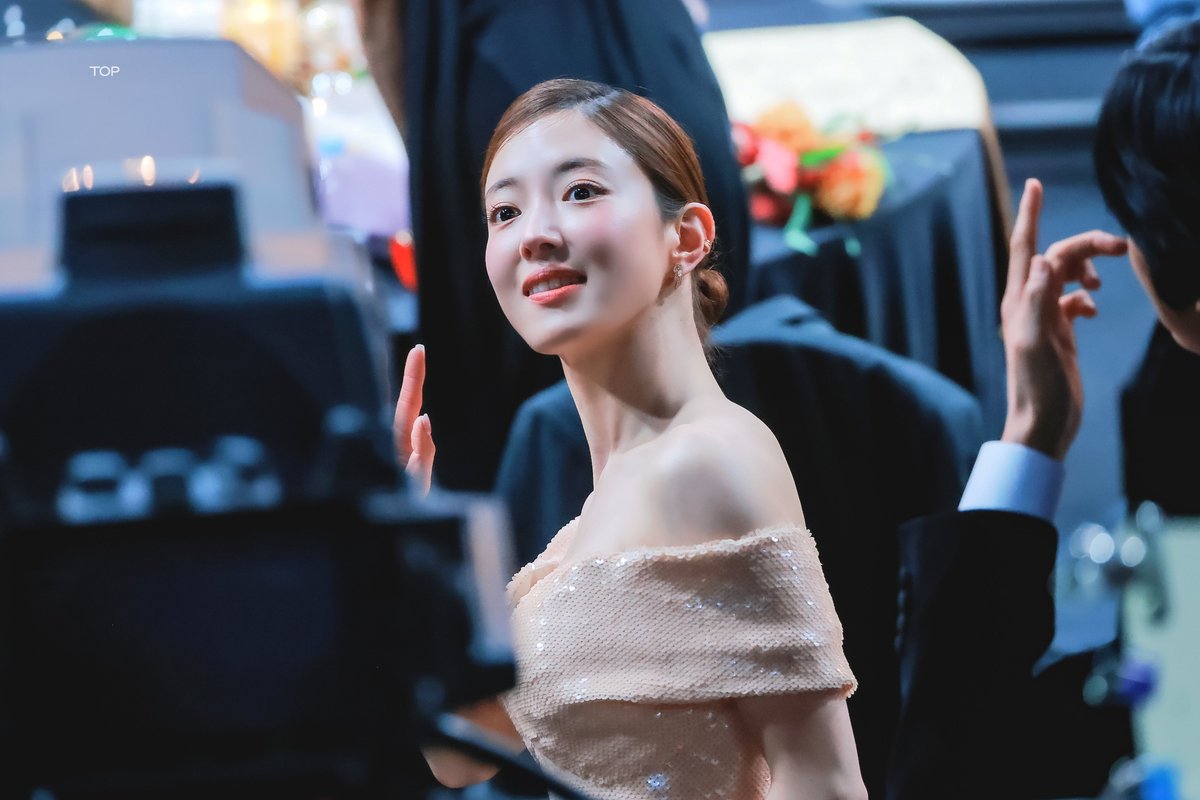 Top_of_230's tweet image. 251230 이세영 MBC 연기대상  

시상식 끝나구 팬 찾아 인사하는 이삼공 넘나리 귀엽자낭💓

top-of-230.tistory.com/52 

#이세영 #LEESEYOUNG #李世榮