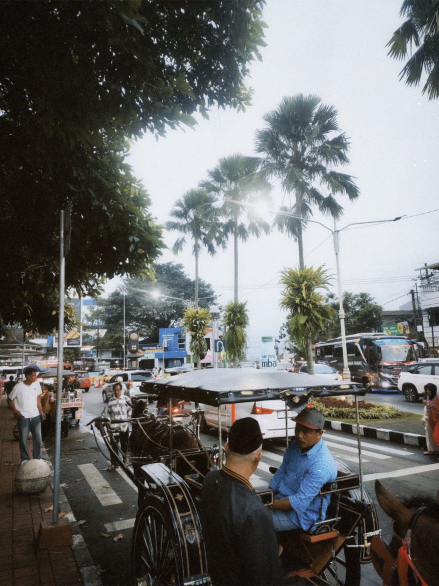 advertisement tweet media