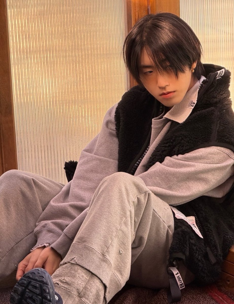 머리 쫙쫙 핀 내 쥐 잘싱깃다.....