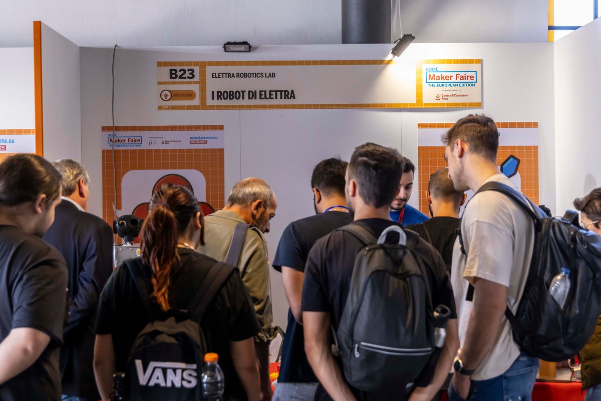 MakerFaireRome's tweet image. 🤖La #robotica è la tua passione? Scopri le novità di #ElettraRoboticsLab!
Un’associazione no-profit di #makers che porta la robotica in scuole e aziende, tra collaborazione, passione e innovazione.
A #MFR2025 ha conquistato il pubblico con:
🔹 #Elettrino32 → una scheda